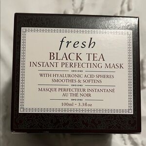 NWT, Fresh Black Tea Instant Perfecting Mask - Black and White
